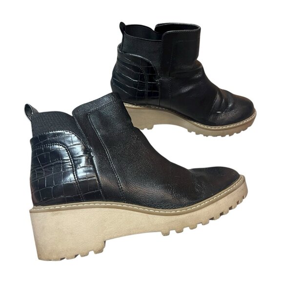 Dolce Vita Wedge Boots Rielle Size 9.5 Black Lug Sole Chelsea Pull On Booties - Picture 2 of 5